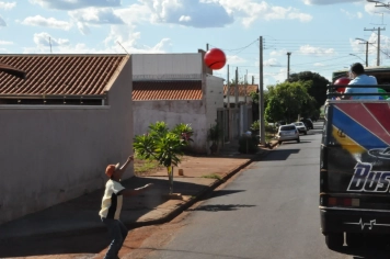 Foto - Distribuição de Bolas Natal 2025