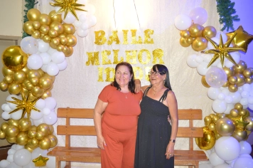 Foto relacionada - Guaíra coroa a elegância da maturidade em noite de glamour e alegria