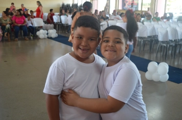 Foto relacionada - Formaturas da Educação Infantil Encantam Guaíra 