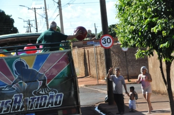 Foto - Distribuição de Bolas Natal 2025