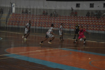 Foto relacionada - Taça Guaíra de Futsal agita ginásio de esportes com jogos disputados