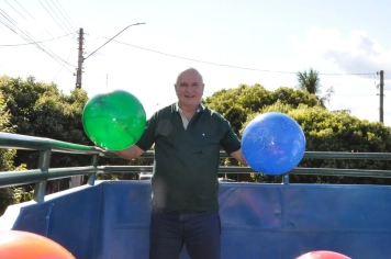 Foto - Distribuição de Bolas Natal 2025