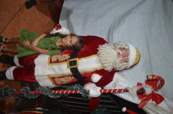 Foto relacionada - Luzes do Natal Encantado iluminaram os corações de Guaíra