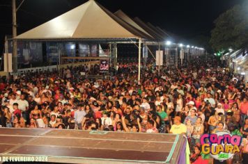 CarnaGuaíra atrai milhares de foliões 