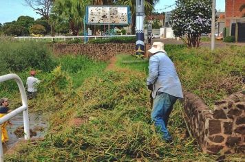 Equipe do Parque Maracá atua na limpeza de diversos logradouros