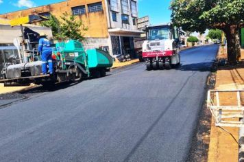 Prefeitura inicia recapeamento asfáltico em trechos da Avenida 21 e Rua 14