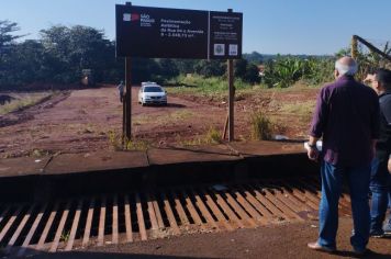 VÍDEO: Tem início obra de pavimentação da Rua 04 ligando Avenidas 5 e 11 