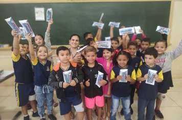 Campanha de prevenção odontológica beneficia crianças em creche E EMEF de Guaíra