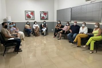 Reunião define fluxos de atendimento à dengue e Covid-19 no município