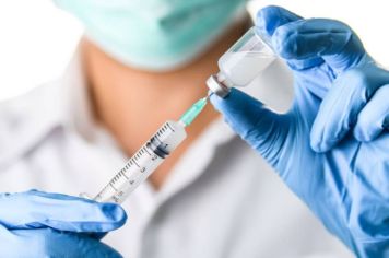 Começa a imunização com vacina bivalente contra Covid-19 