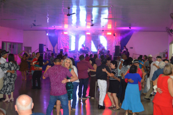 Guaíra celebrou Dia dos Pais com baile e ação solidária