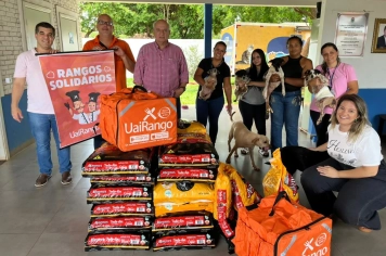 Banco de Ração da Zoonoses recebe grande doação da empresa Uai Rango