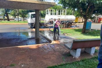 Prefeitura promove ação de limpeza no Ponto de Táxi