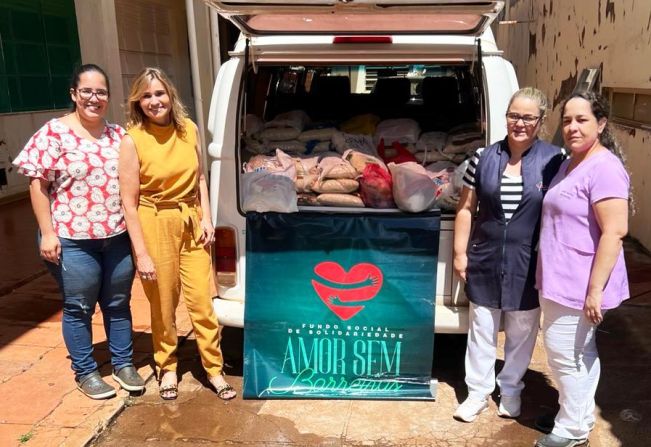 Fundo Social faz entrega de doações do baile Havaiano para a Santa Casa de Guaíra