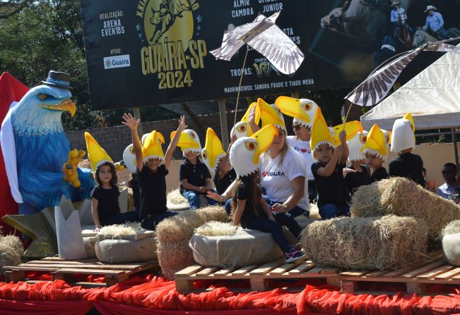 Tradicionalismo e emoção no desfile 