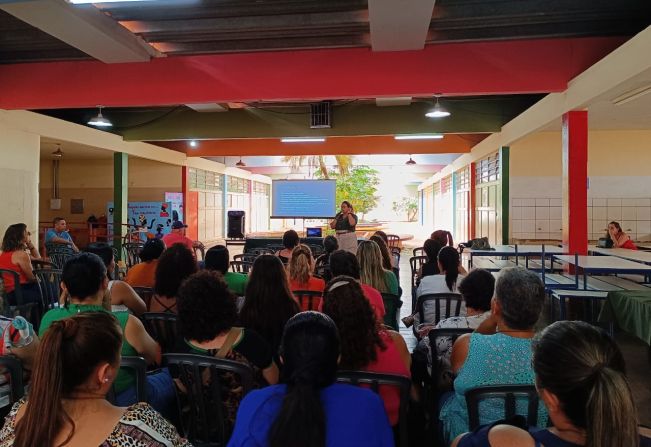 Educação realiza capacitações para início do ano letivo