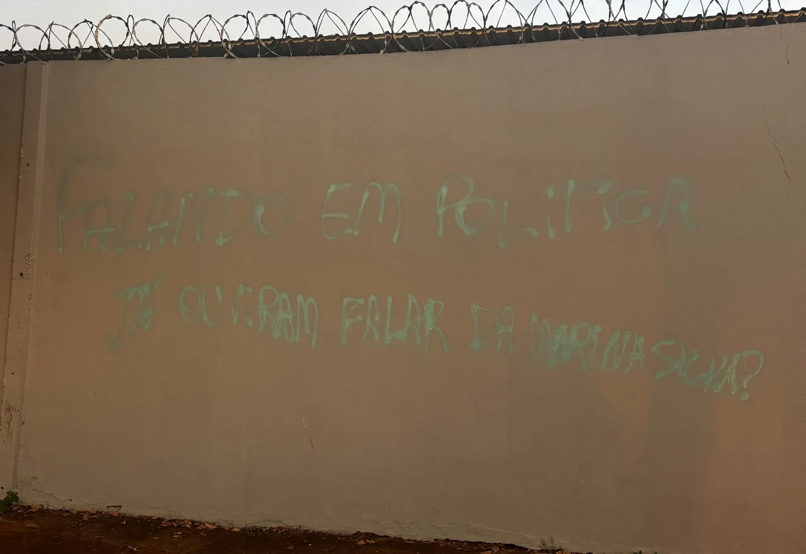 GCM usa tecnologia de totem para prender autor de pichação em escola