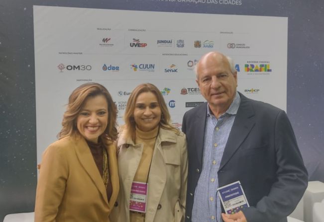 Prefeito, primeira-dama e secretários participam do 6º Conexidades