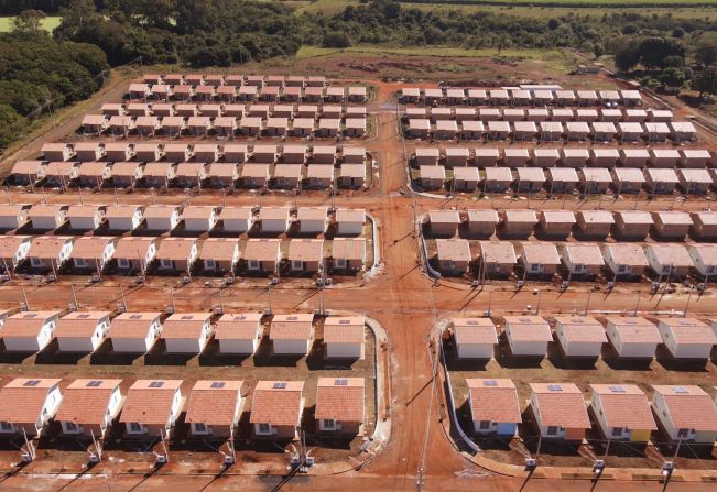 Prefeito e governador convidam para a entrega das 130 casas do Guaíra J