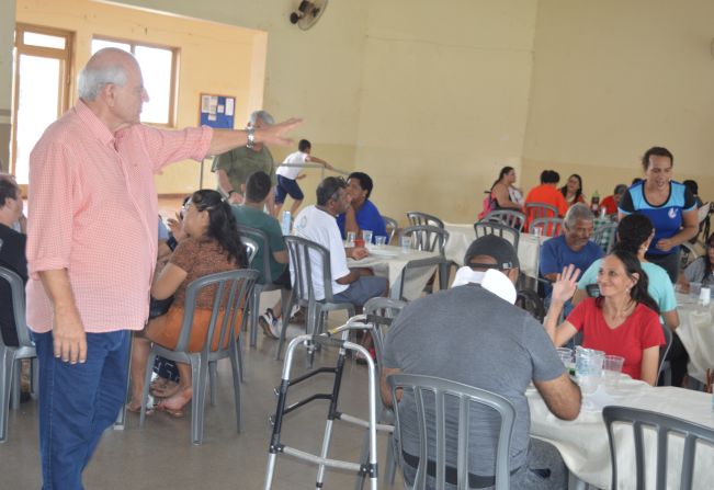 Prefeito e Primeira-Dama prestigiam confraternização de fim de ano de PCDs em Guaíra