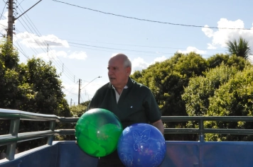 Foto - Distribuição de Bolas Natal 2025