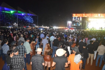 Foto relacionada - Show de Eduardo Costa agita Guaíra