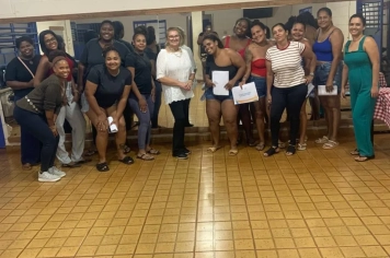 Foto relacionada - Guaíra valoriza a diversidade com curso de maquiagem para beleza negra