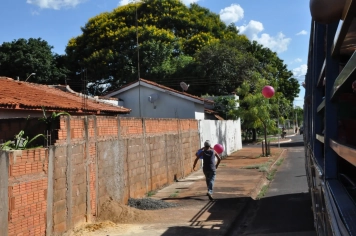 Foto - Distribuição de Bolas Natal 2025