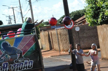 Foto - Distribuição de Bolas Natal 2025