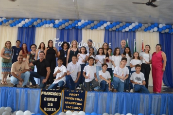 Guaíra celebra com alegria as crianças que se formam