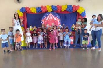 Educação de Guaíra celebra aniversariantes em festa no Centro de Lazer