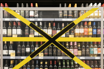 Fiscalização Municipal e Conselho Tutelar alertam: é crime oferecer bebidas alcoólicas a crianças e adolescentes